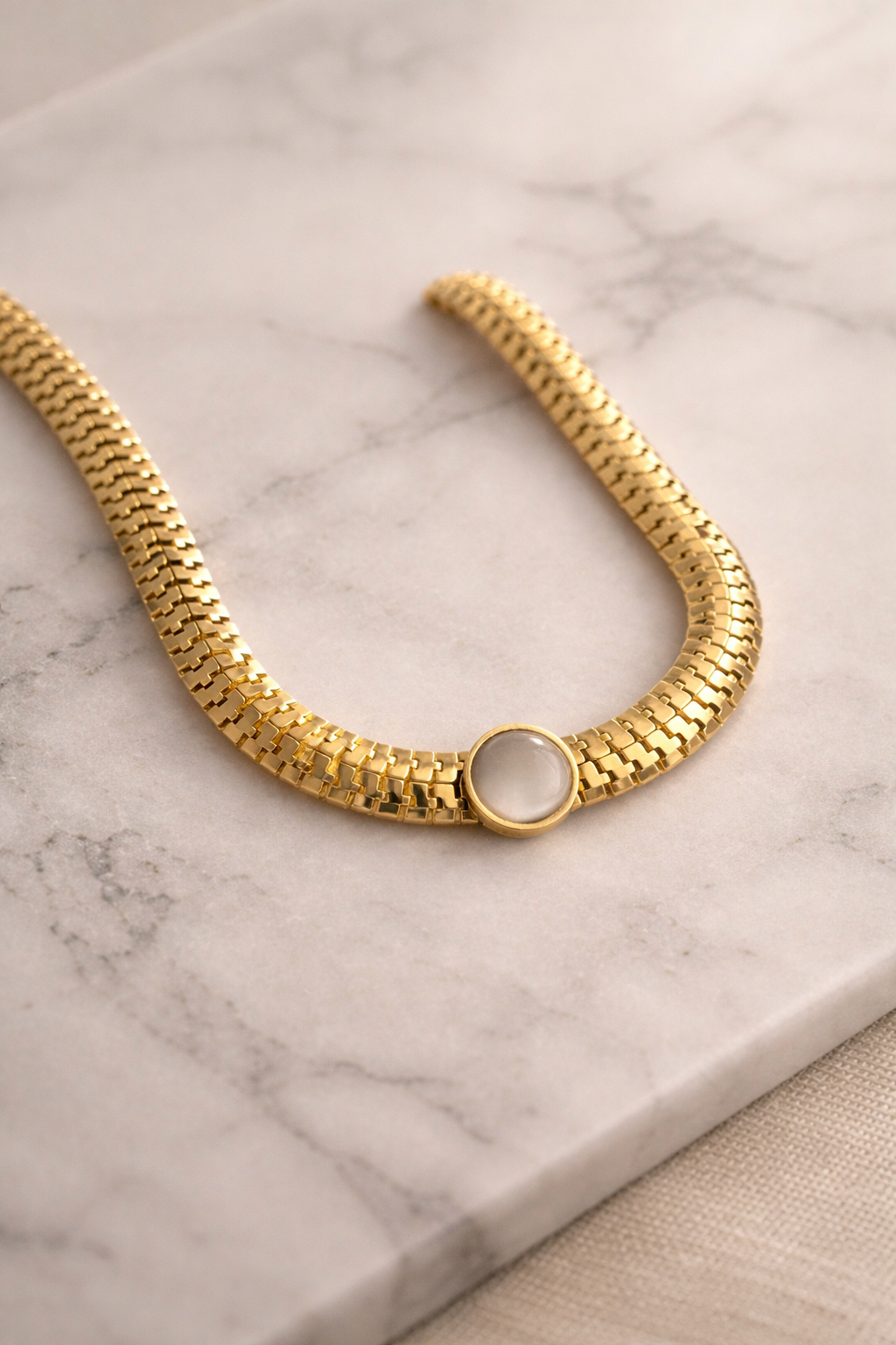 Gold Link Pendant Necklace